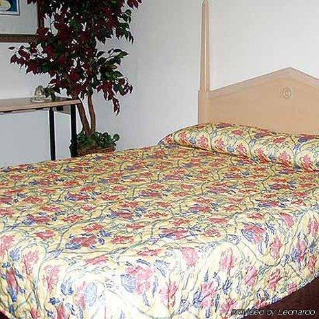 Stockton Travelers Motel חדר תמונה